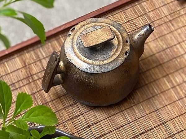 A87康嘉良創作正把小壺-1.jpg A87康嘉良創作正把小壺-1.jpg