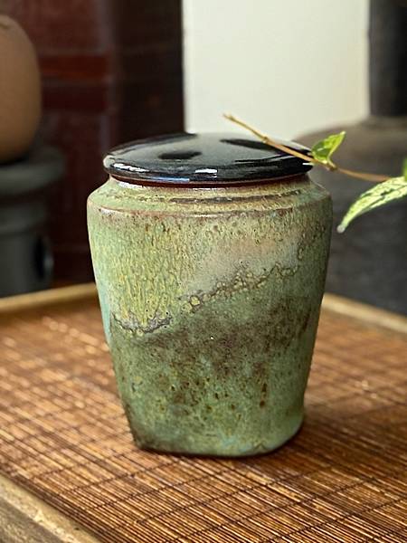 鵲羽綠茶罐2-2.jpg