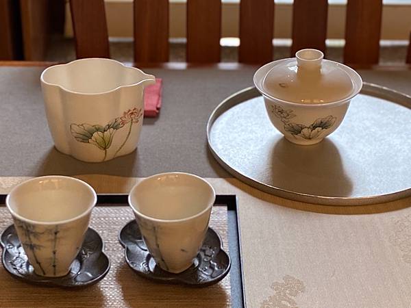 手繪荷花茶盅-3.jpg
