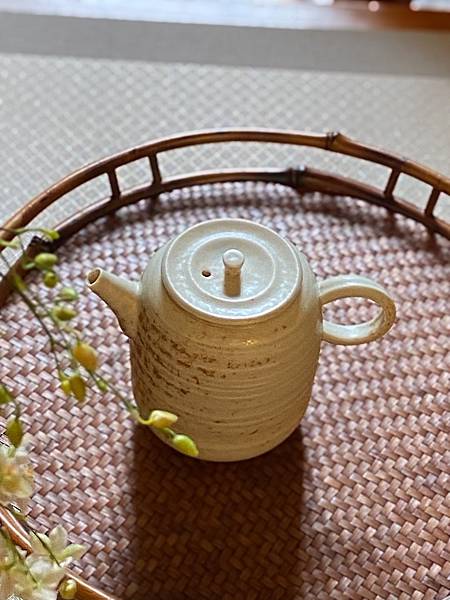 瓷土造形茶壺-。1.jpg