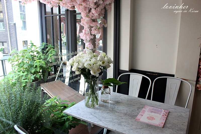 lovinher咖啡廳 (4).JPG