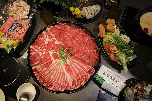 高雄美食宵夜推薦吃到飽肉多多火鍋第一品牌仁武仁雄路美食 (17).jpg