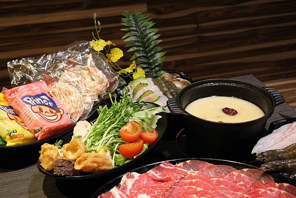 高雄美食宵夜推薦吃到飽肉多多火鍋第一品牌仁武仁雄路美食 (28).jpg