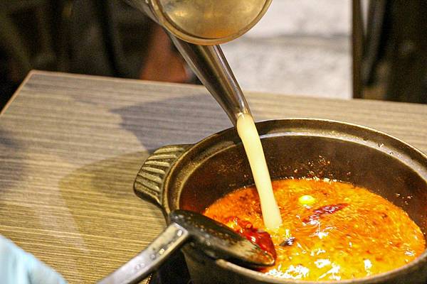 高雄宵夜美食火鍋吃到飽肉多多仁武仁雄店 (14).jpg