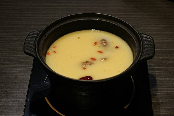 高雄宵夜美食火鍋吃到飽肉多多仁武仁雄店 (15).jpg