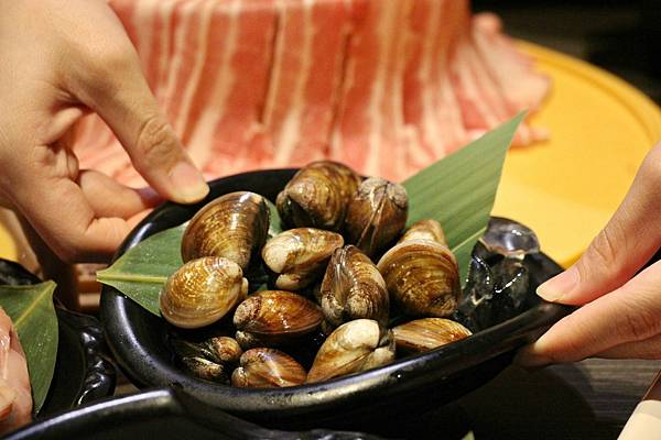 高雄宵夜美食火鍋吃到飽肉多多仁武仁雄店 (26).jpg