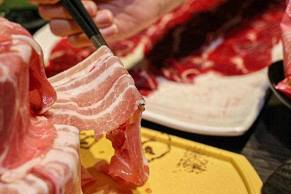 高雄宵夜美食火鍋吃到飽肉多多仁武仁雄店 (43).jpg