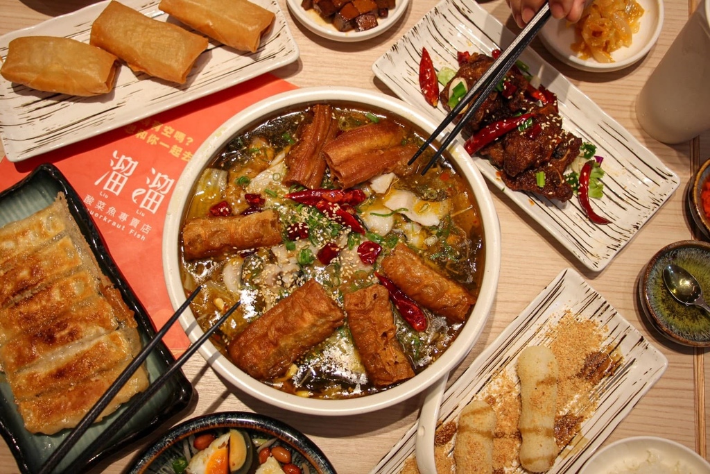 溜溜酸菜魚漢來飯店品牌三多商圈SOGO美食推薦 (16).jpg