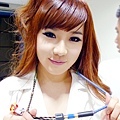 Gorgeous-Bom-2ne1-7230421-580-871.jpg