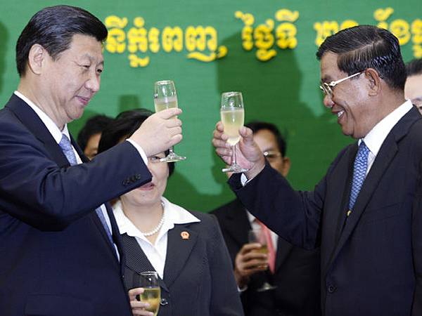 20120627_Hun-Sen-and-Xi