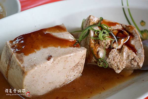 南投竹山‧古早味龍眼木煙燻燒烤的「陳記甕缸雞」 南投竹山‧古早味龍眼木煙燻燒烤的「陳記甕缸雞」