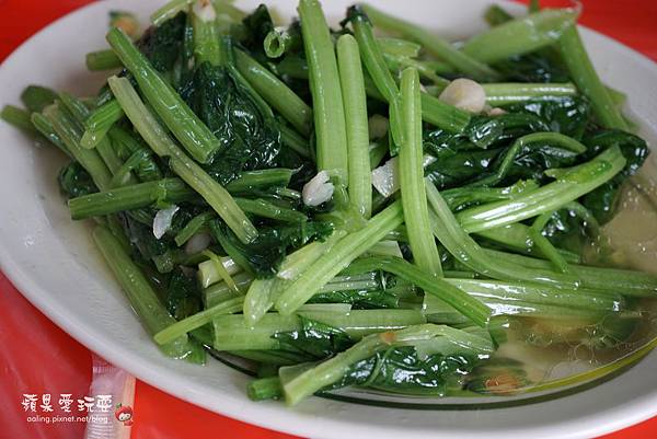 南投竹山‧古早味龍眼木煙燻燒烤的「陳記甕缸雞」 南投竹山‧古早味龍眼木煙燻燒烤的「陳記甕缸雞」