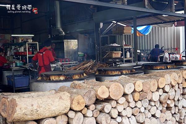 南投竹山‧古早味龍眼木煙燻燒烤的「陳記甕缸雞」 南投竹山‧古早味龍眼木煙燻燒烤的「陳記甕缸雞」