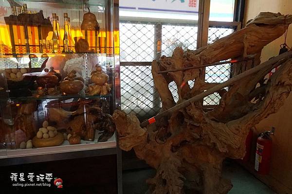 南投竹山‧古早味龍眼木煙燻燒烤的「陳記甕缸雞」 南投竹山‧古早味龍眼木煙燻燒烤的「陳記甕缸雞」