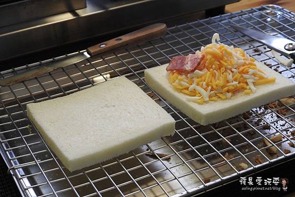 台南永康‧內餡手工製作,口味獨特好吃的熱壓吐司~「雙角號」 台南永康‧內餡手工製作,口味獨特好吃的熱壓吐司~「雙角號」