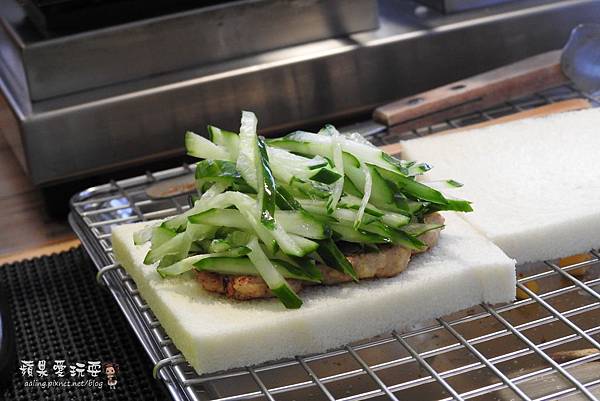 台南永康‧內餡手工製作,口味獨特好吃的熱壓吐司~「雙角號」 台南永康‧內餡手工製作,口味獨特好吃的熱壓吐司~「雙角號」