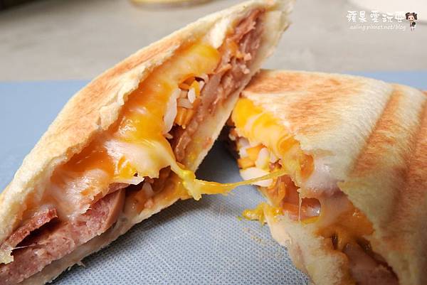 台南永康‧內餡手工製作,口味獨特好吃的熱壓吐司~「雙角號」 台南永康‧內餡手工製作,口味獨特好吃的熱壓吐司~「雙角號」