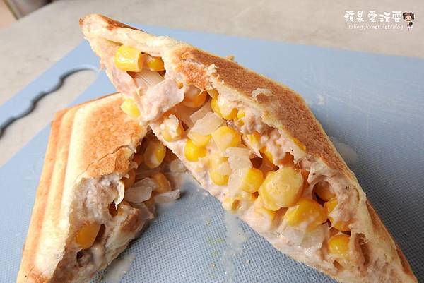 台南永康‧內餡手工製作,口味獨特好吃的熱壓吐司~「雙角號」 台南永康‧內餡手工製作,口味獨特好吃的熱壓吐司~「雙角號」