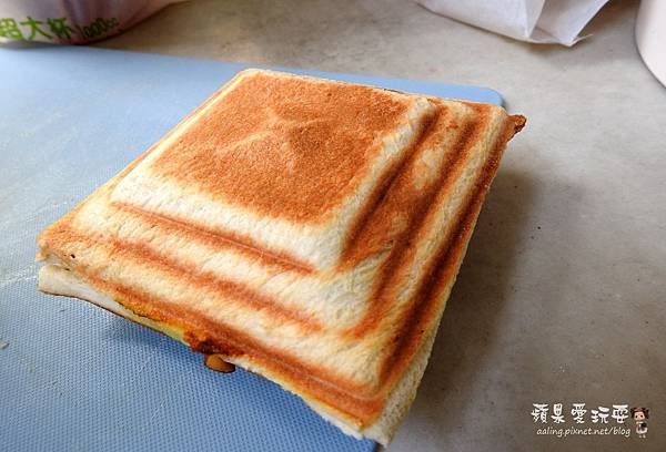 台南永康‧內餡手工製作,口味獨特好吃的熱壓吐司~「雙角號」 台南永康‧內餡手工製作,口味獨特好吃的熱壓吐司~「雙角號」