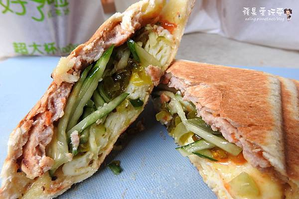 台南永康‧內餡手工製作,口味獨特好吃的熱壓吐司~「雙角號」 台南永康‧內餡手工製作,口味獨特好吃的熱壓吐司~「雙角號」