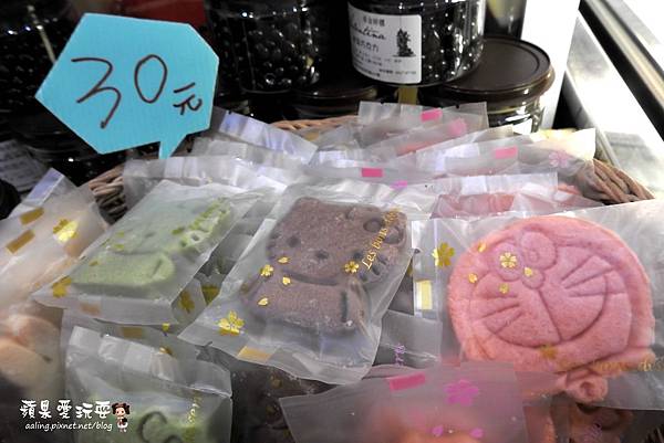 台南東區‧濃郁的生巧克力,讓人愛不釋手的卡通造型,客製化手作巧克力~「華侖婷娜」 台南東區‧濃郁的生巧克力,讓人愛不釋手的卡通造型,客製化手作巧克力~「華侖婷娜」