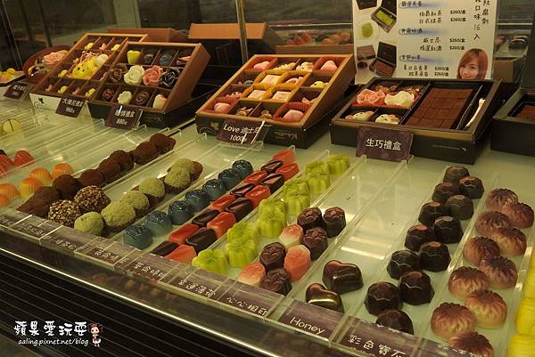 台南東區‧濃郁的生巧克力,讓人愛不釋手的卡通造型,客製化手作巧克力~「華侖婷娜」 台南東區‧濃郁的生巧克力,讓人愛不釋手的卡通造型,客製化手作巧克力~「華侖婷娜」