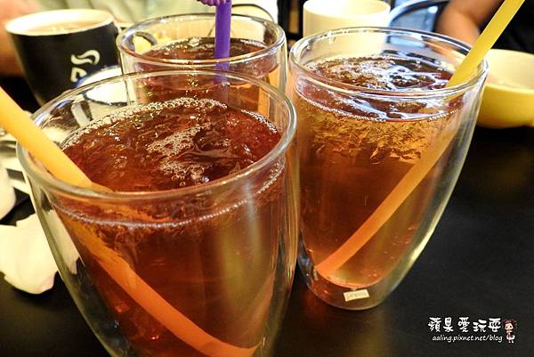 高雄左營‧帶著復古風,讓人感到安心舒適的窩~「Onward Café 安窩咖啡」 高雄左營‧帶著復古風,讓人感到安心舒適的窩~「Onward Café 安窩咖啡」