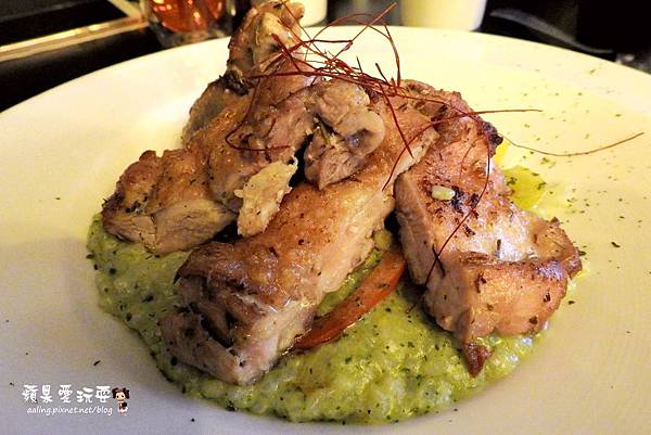 高雄左營‧帶著復古風,讓人感到安心舒適的窩~「Onward Café 安窩咖啡」 高雄左營‧帶著復古風,讓人感到安心舒適的窩~「Onward Café 安窩咖啡」