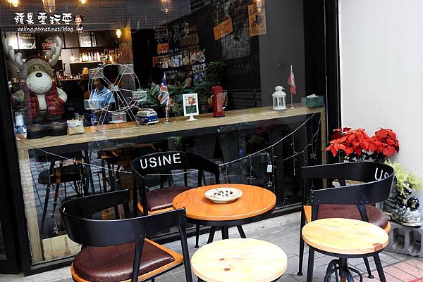 高雄左營‧帶著復古風,讓人感到安心舒適的窩~「Onward Café 安窩咖啡」 高雄左營‧帶著復古風,讓人感到安心舒適的窩~「Onward Café 安窩咖啡」