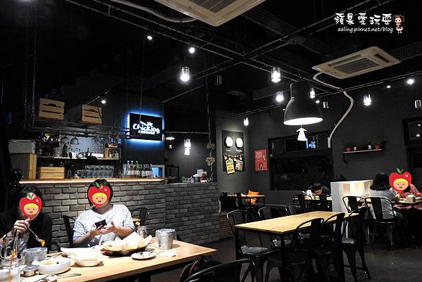 高雄岡山‧大口吃美味韓式炸雞,韓國人開的店~「Chicking-韓國歐爸呀炸雞」 高雄岡山‧大口吃美味韓式炸雞,韓國人開的店~「Chicking-韓國歐爸呀炸雞」