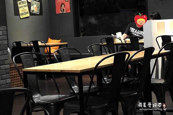 高雄岡山‧大口吃美味韓式炸雞,韓國人開的店~「Chicking-韓國歐爸呀炸雞」 高雄岡山‧大口吃美味韓式炸雞,韓國人開的店~「Chicking-韓國歐爸呀炸雞」