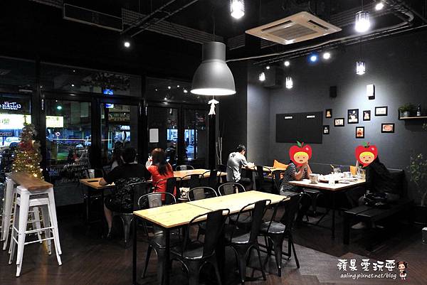 高雄岡山‧大口吃美味韓式炸雞,韓國人開的店~「Chicking-韓國歐爸呀炸雞」 高雄岡山‧大口吃美味韓式炸雞,韓國人開的店~「Chicking-韓國歐爸呀炸雞」