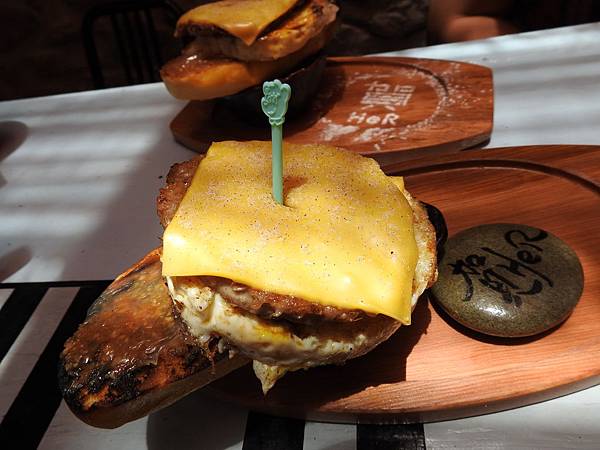 屏東恆春‧新發現!隱藏在墾丁巷弄內的美食~「賀Her 巷內食間」烤饅頭 屏東恆春‧新發現!隱藏在墾丁巷弄內的美食~「賀Her 巷內食間」烤饅頭