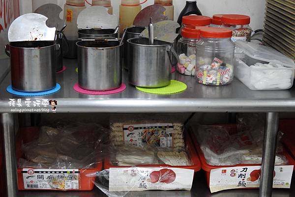 高雄大寮‧羊肉爐吃到飽不稀奇,有獨家研發彩虹湯,還有羊肉碗粿.羊肉粽,絕對超值的「小名羊肉爐」 高雄大寮‧羊肉爐吃到飽不稀奇,有獨家研發彩虹湯,還有羊肉碗粿.羊肉粽,絕對超值的「小名羊肉爐」