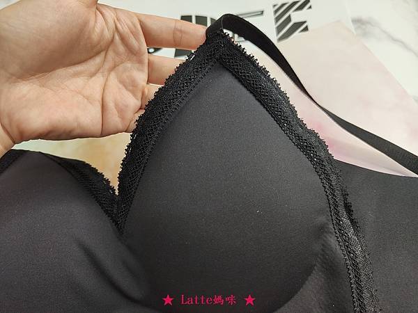 Olivia漫步系列無鋼圈蕾絲邊無痕三角杯內衣05.jpg 試用