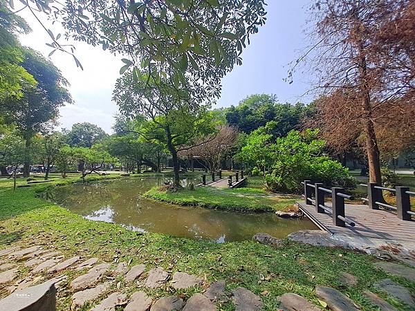 ღ『高雄大樹。寵物親子景點』華一休閒農場 （親手餵羊咩咩吃牧