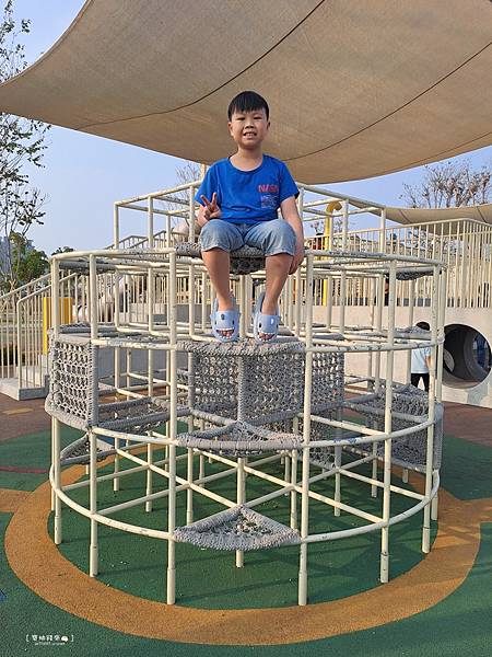 ღ『高雄前鎮。寵物親子景點』籬仔內公園 （工業風特色公園／伸