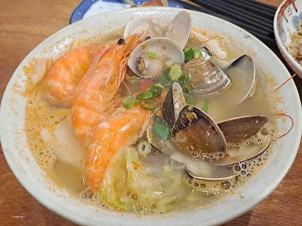 ღ『新竹北區。美味食記餐廳』一碗（炒飯•丼飯•烏龍麵／小東西