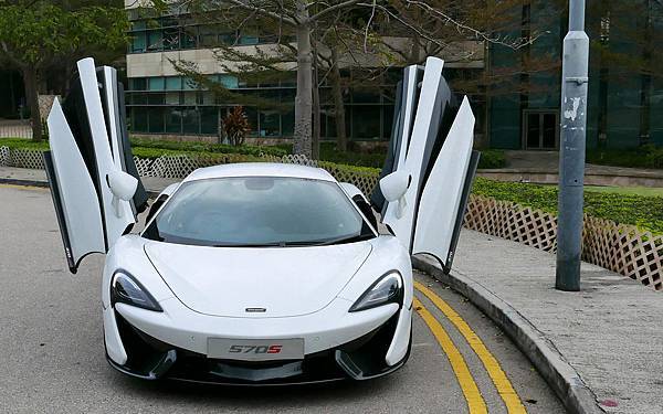 320-McLaren-570S.jpg