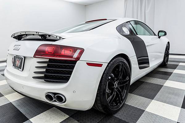 used-2010-audi-r8-2drcoupemanualquattro42l-7345-15261599-59-1024.jpg