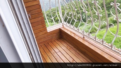 南方松陽台地板102.jpg 南方松陽台地板102.jpg