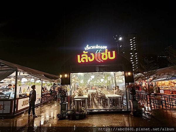 【泰國】曼谷景點｜新喬德夜市華麗城堡喬德夜市：神奇之地｜火山