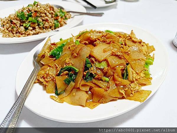 【台北】大安森林公園站美食｜必點打拋豬、月亮蝦餅｜藏身二樓的