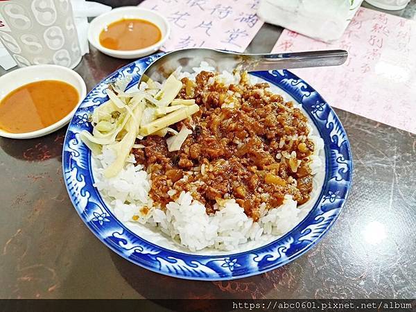 【宜蘭】滷肉飯、滷味拼盤｜宜蘭在地排隊美食｜三星香滷肉飯(當