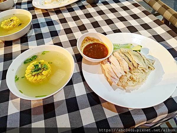 興興海南雞飯 เฮง เฮง ข้าวมันไก่