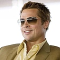 Brad-Pitt-in-Oliver-Peoples-Strummer.jpg