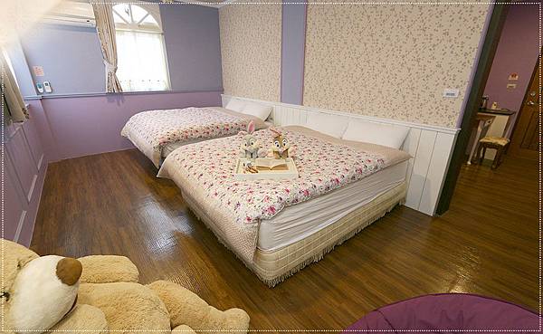 room51.jpg room51.jpg