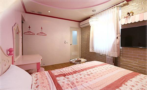 room13.jpg room13.jpg