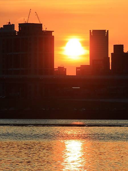 為天地寫日記(大稻埕夕陽、飛機降落)(2023.09.18)