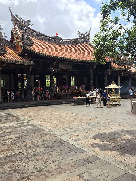 超灵验 台北万华龙山寺月老神君求婚姻 求红线 脱单必拜 雪花台湾